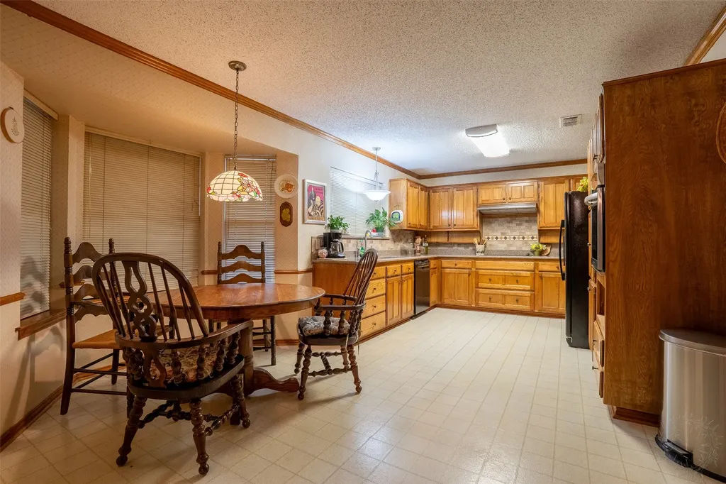 1501 Westhill Terrace Cleburne TX 76033