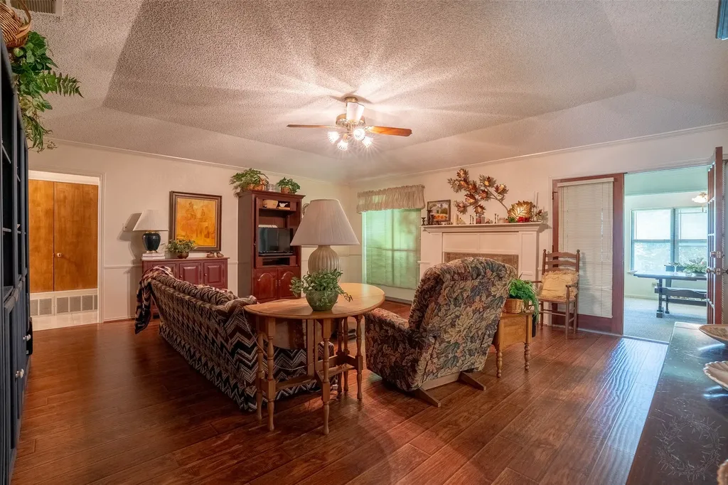 1501 Westhill Terrace Cleburne TX 76033