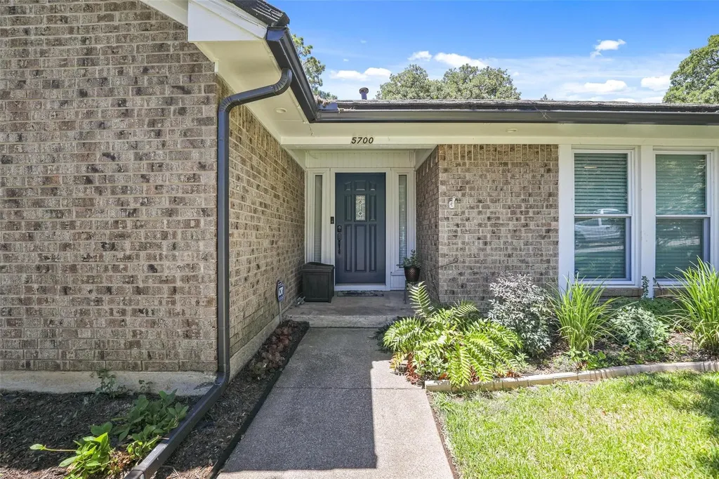 5700 Stage Line Drive Arlington TX 76017
