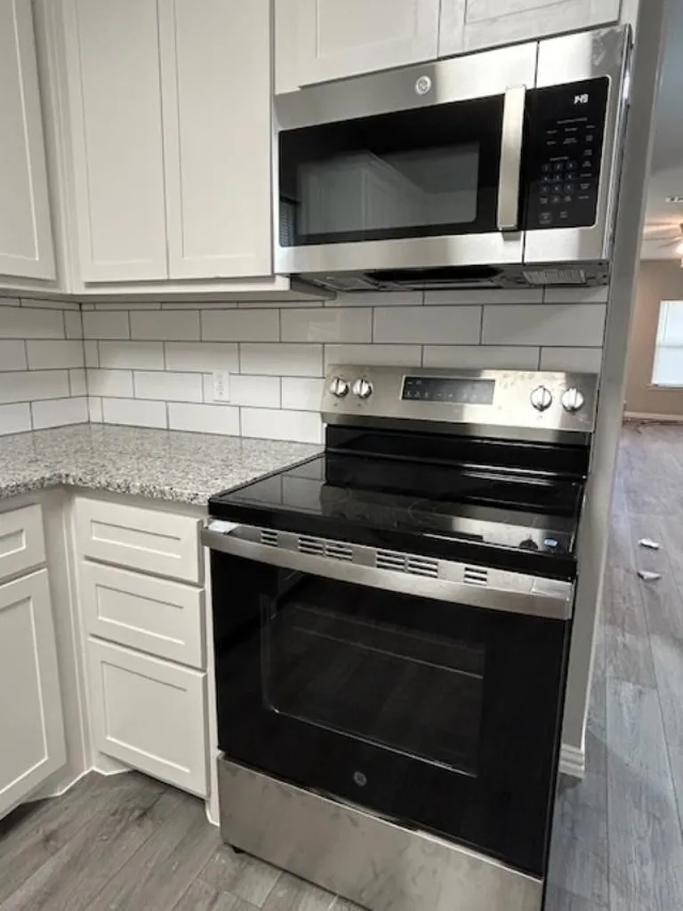 406 E Bonham Street Tom Bean TX 75491