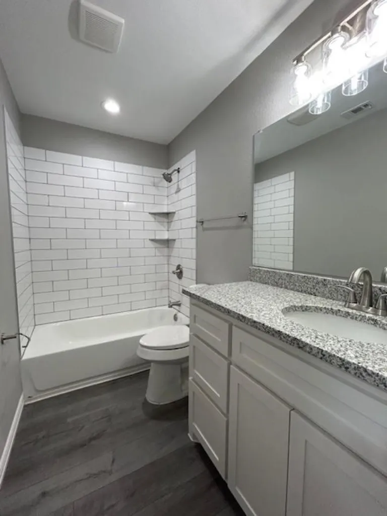 406 E Bonham Street Tom Bean TX 75491