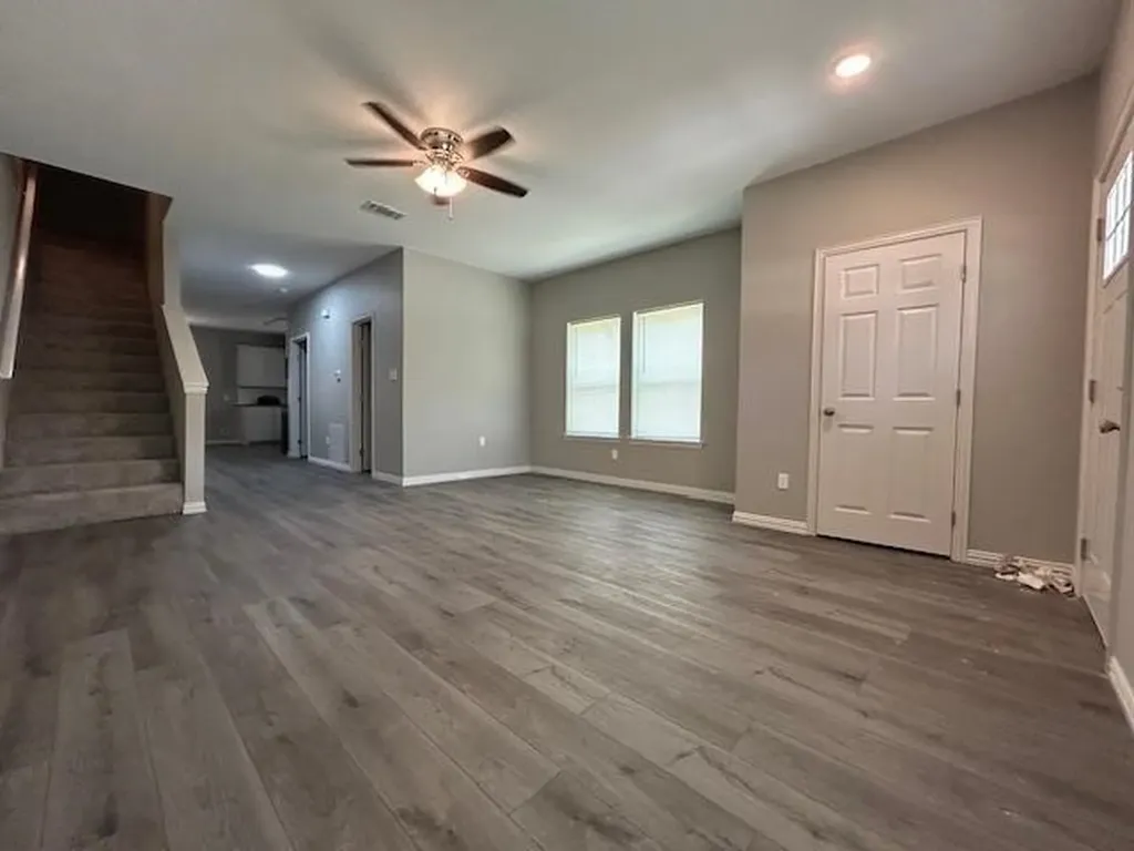 406 E Bonham Street Tom Bean TX 75491