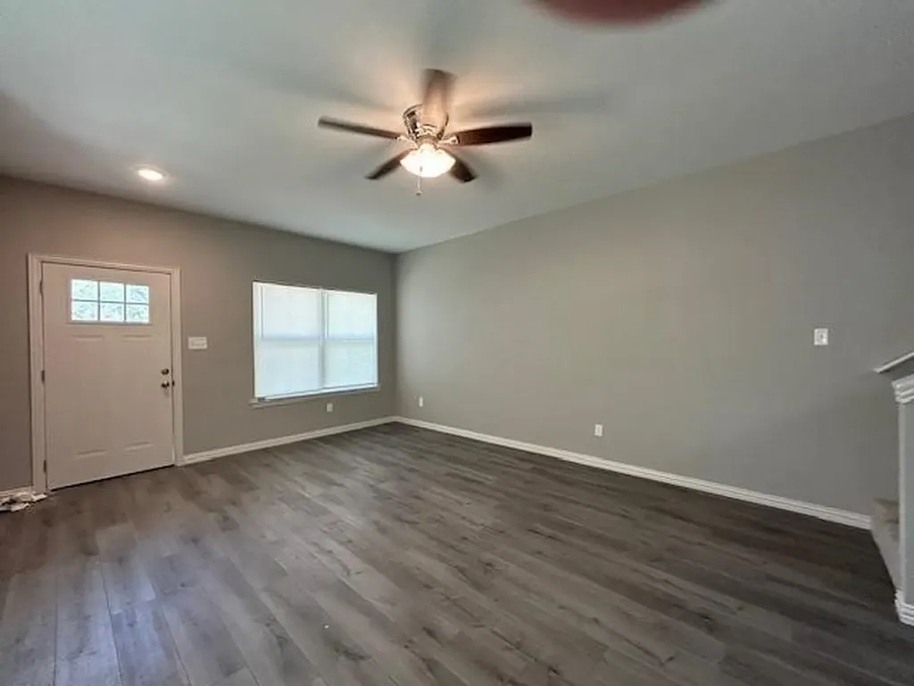 406 E Bonham Street Tom Bean TX 75491