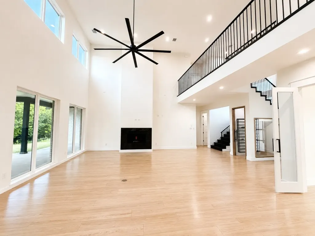 209 Avery Lane Gunter TX 75058