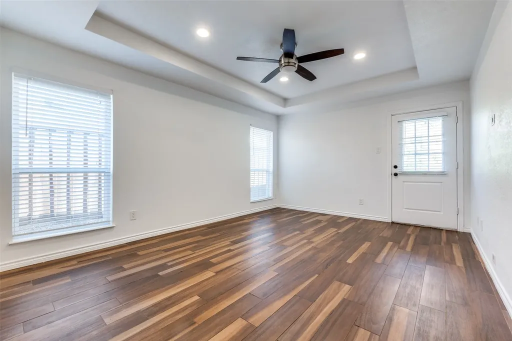 6509 E Lovers Lane Dallas TX 75214