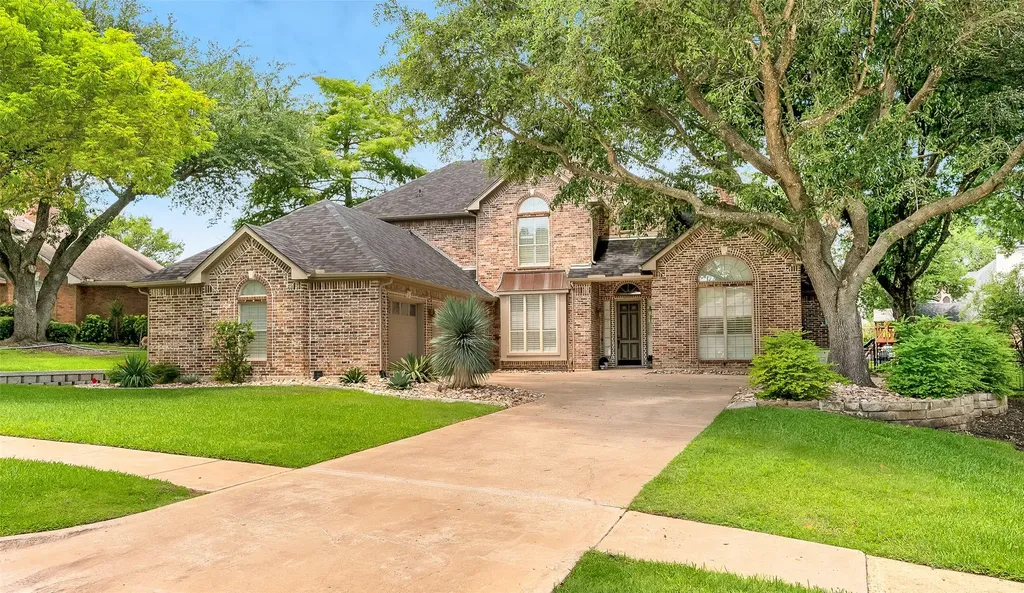 2304 Fairway Circle Heath TX 75032