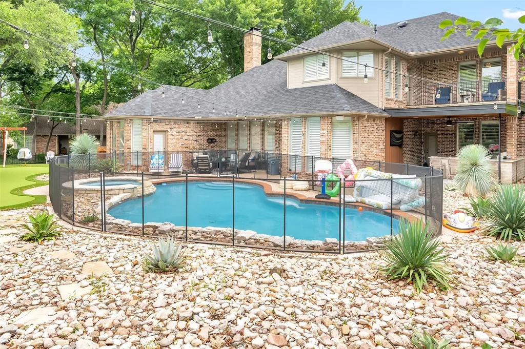 2304 Fairway Circle Heath TX 75032