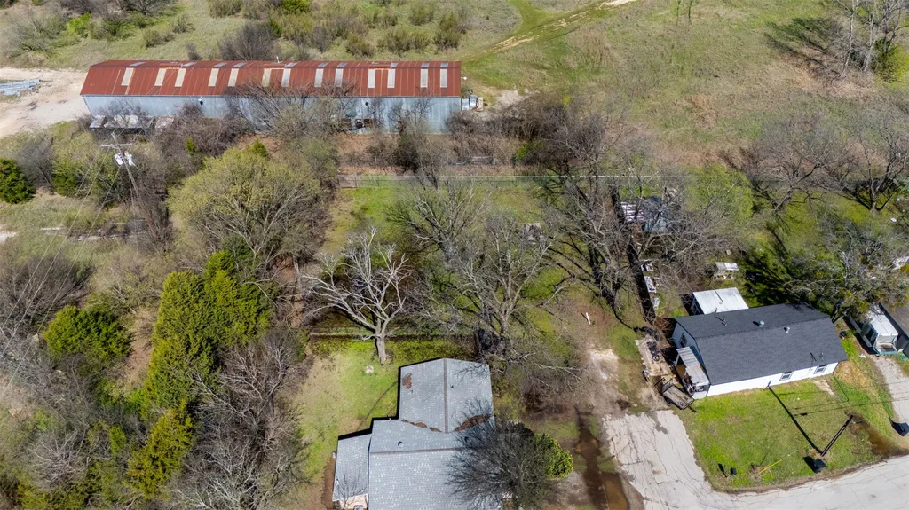 1609 N Brazos Avenue Cleburne TX 76031