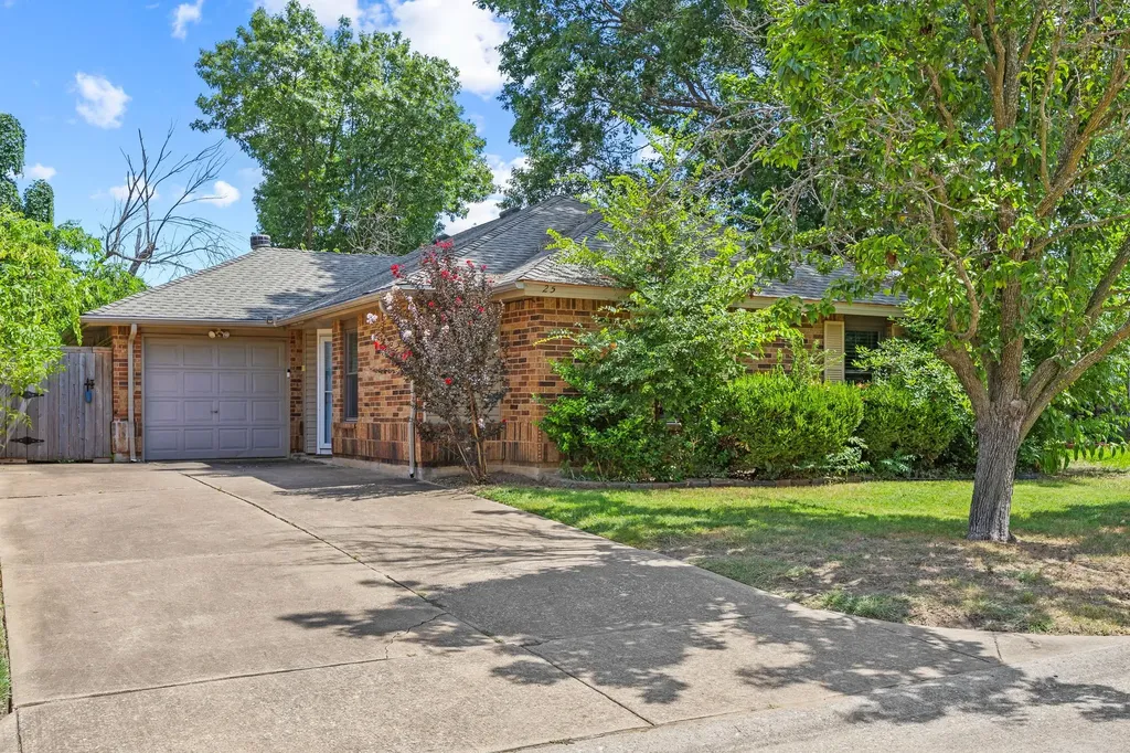25 Brewster Court Allen TX 75002