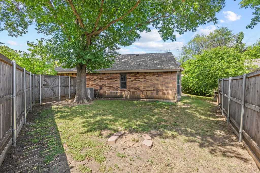25 Brewster Court Allen TX 75002