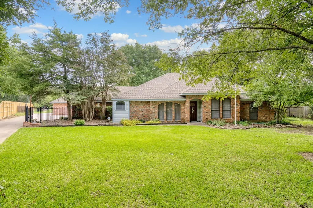 2413 Taylor Street Southlake TX 76092