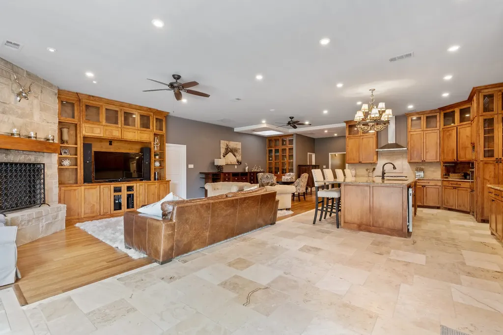 2413 Taylor Street Southlake TX 76092