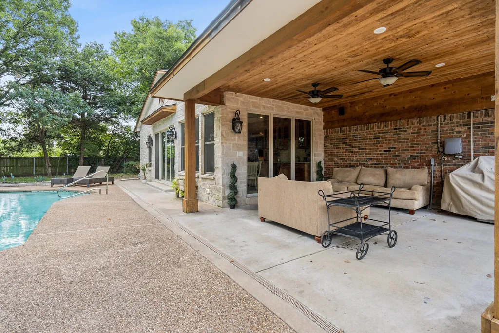 2413 Taylor Street Southlake TX 76092