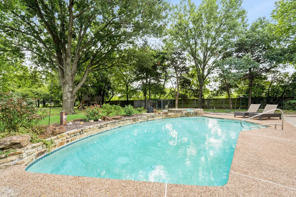 2413 Taylor Street Southlake TX 76092
