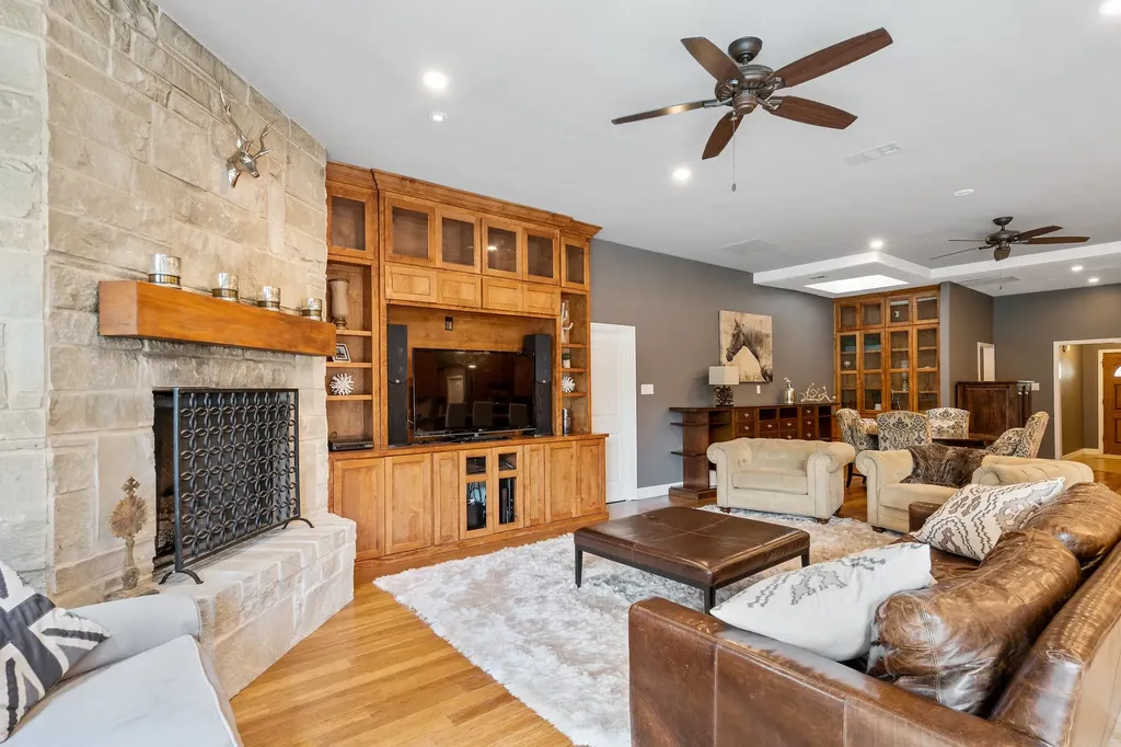 2413 Taylor Street Southlake TX 76092