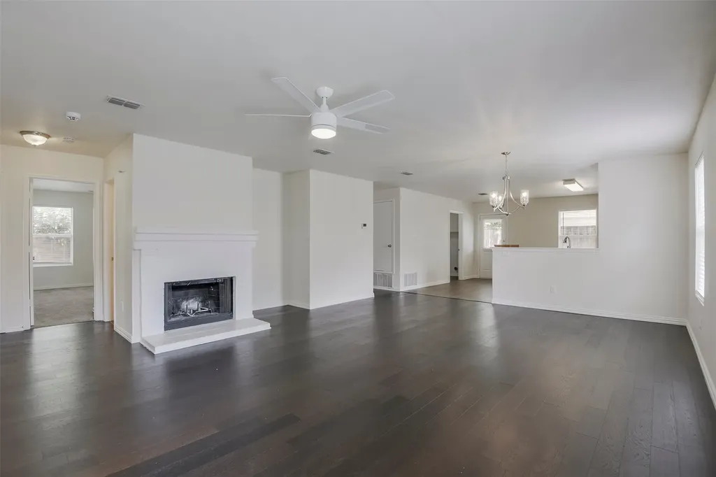 909 Anvil Creek Drive Arlington TX 76001