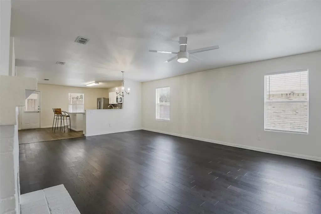 909 Anvil Creek Drive Arlington TX 76001
