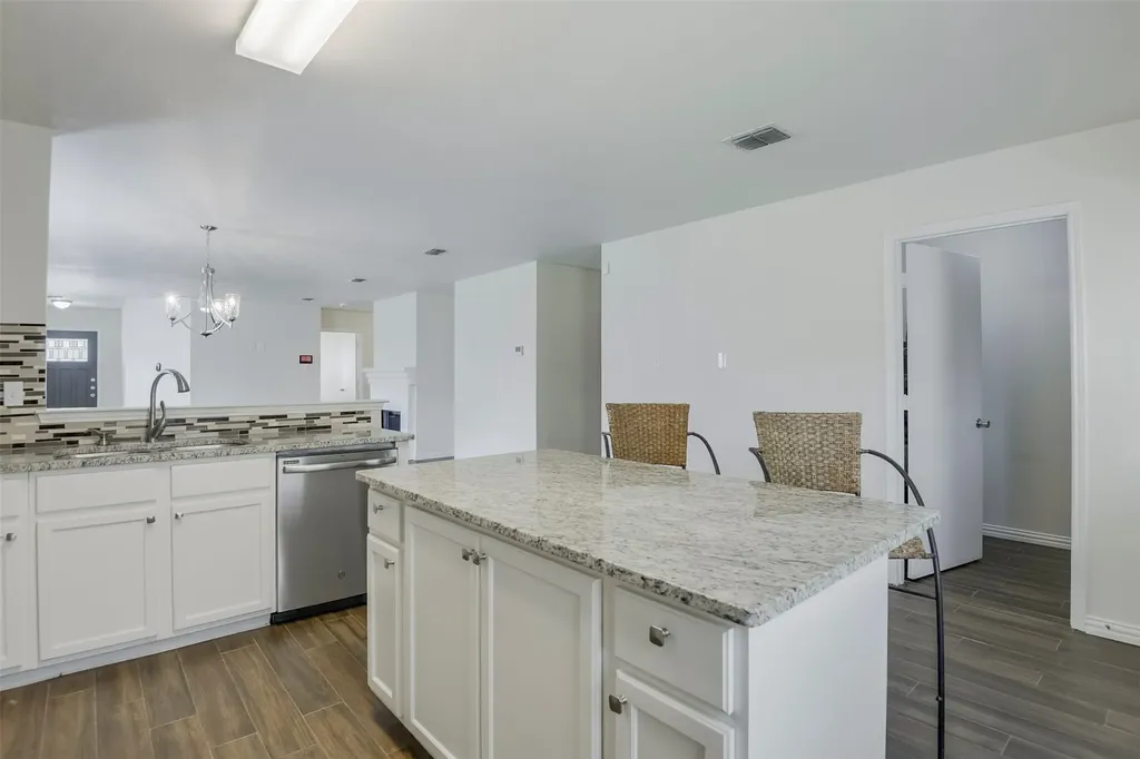 909 Anvil Creek Drive Arlington TX 76001