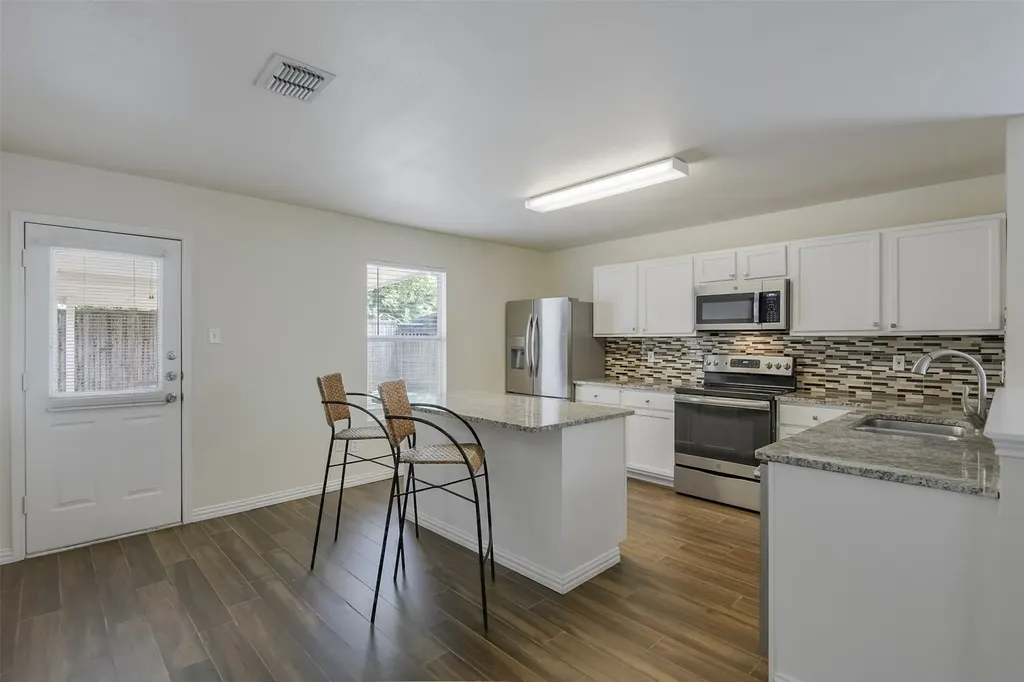 909 Anvil Creek Drive Arlington TX 76001