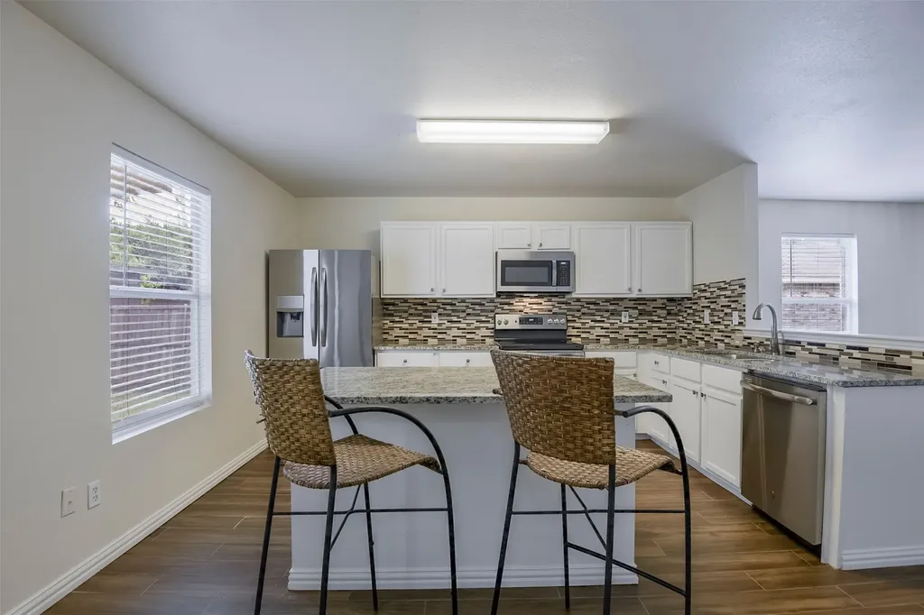 909 Anvil Creek Drive Arlington TX 76001