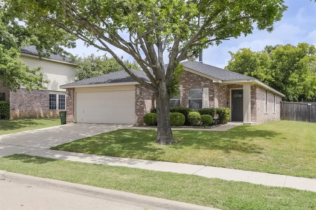 909 Anvil Creek Drive Arlington TX 76001