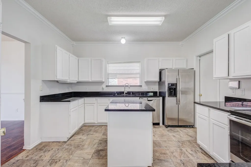 811 Valleycreek Road Mesquite TX 75181