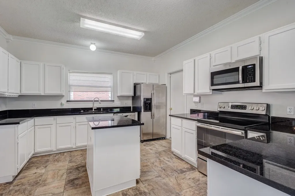 811 Valleycreek Road Mesquite TX 75181