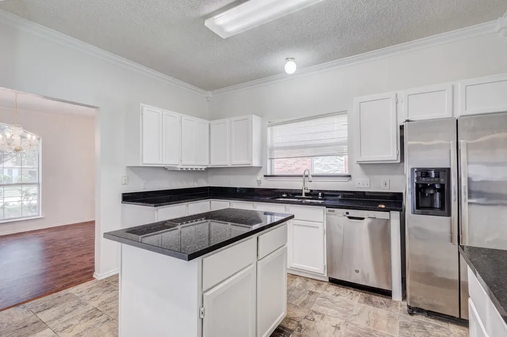 811 Valleycreek Road Mesquite TX 75181