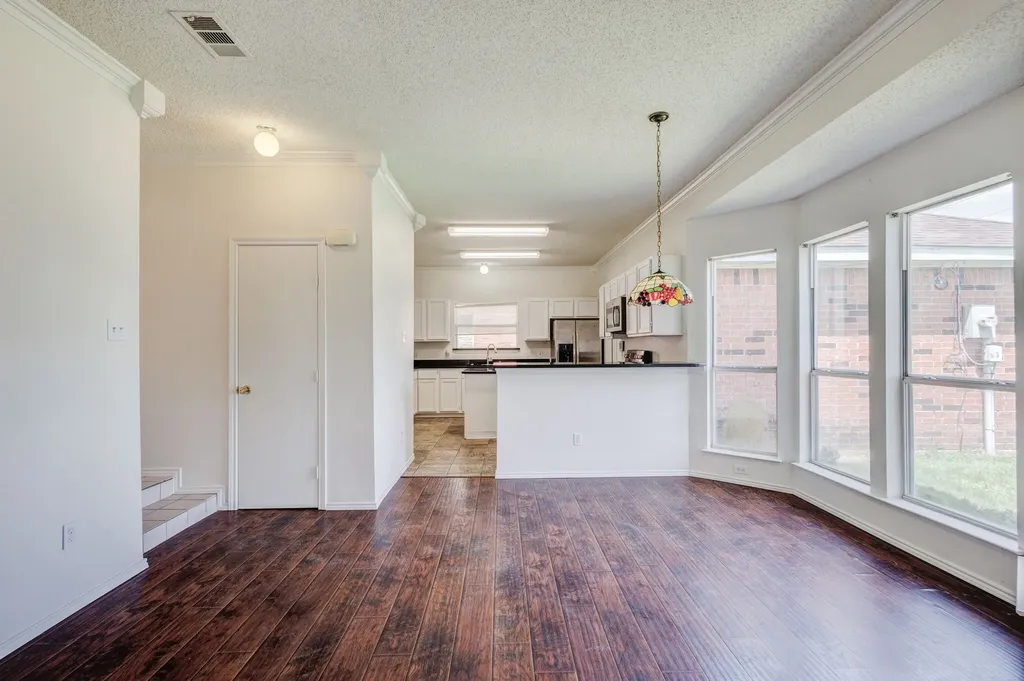 811 Valleycreek Road Mesquite TX 75181