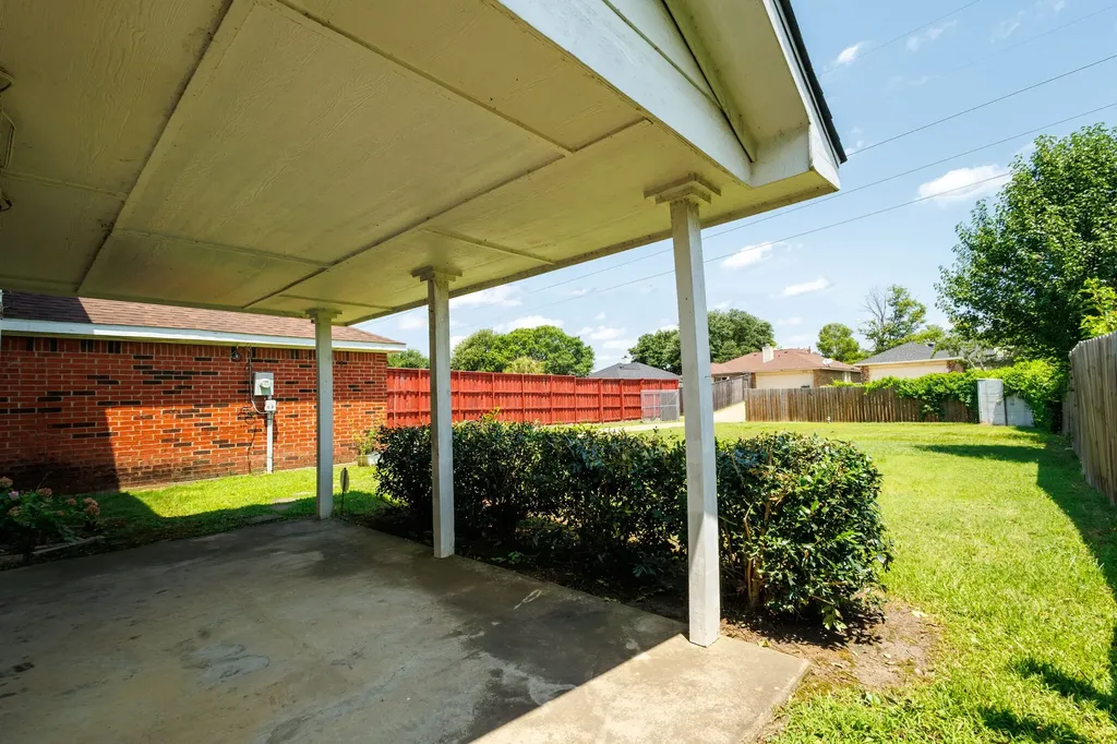 811 Valleycreek Road Mesquite TX 75181