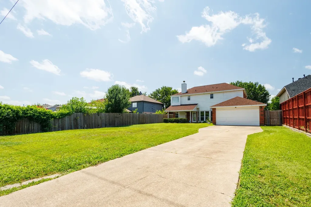 811 Valleycreek Road Mesquite TX 75181