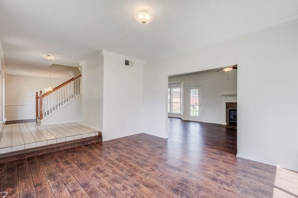 811 Valleycreek Road Mesquite TX 75181