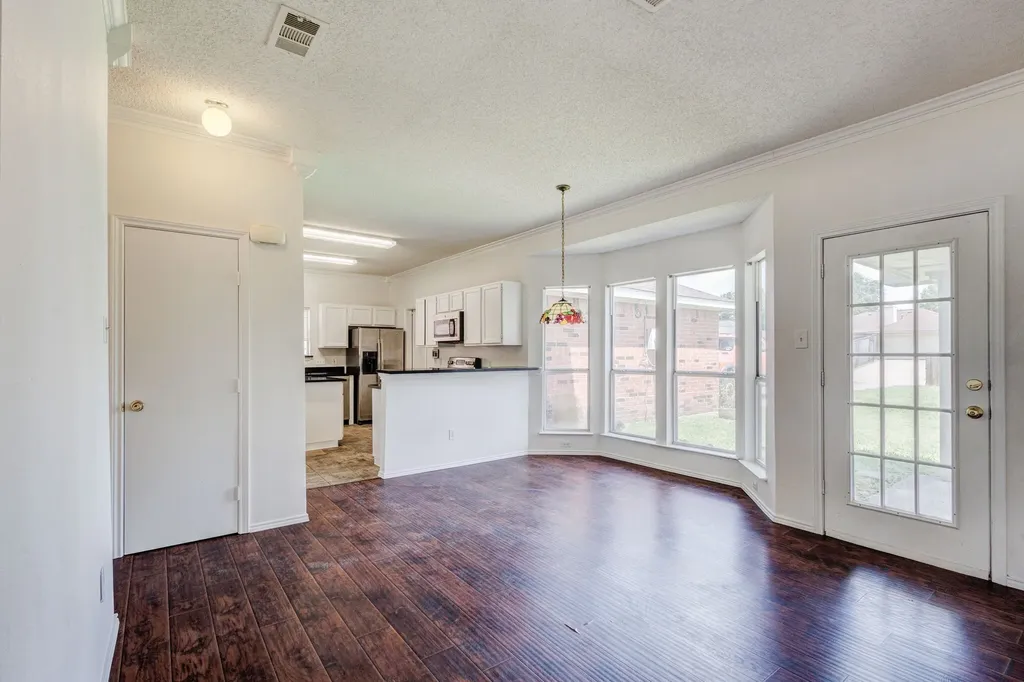811 Valleycreek Road Mesquite TX 75181