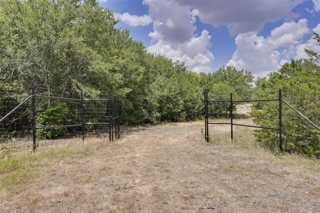 581 Dunkerley Road Ennis TX 75119