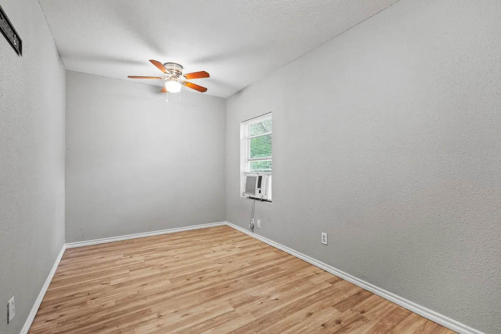 701 W Hull Street Denison TX 75020