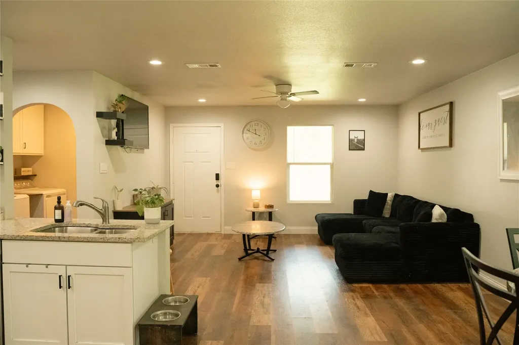 315 W Oak Street Whitewright TX 75491