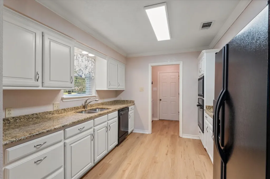 116 Meadowood Road Enchanted Oaks TX 75156