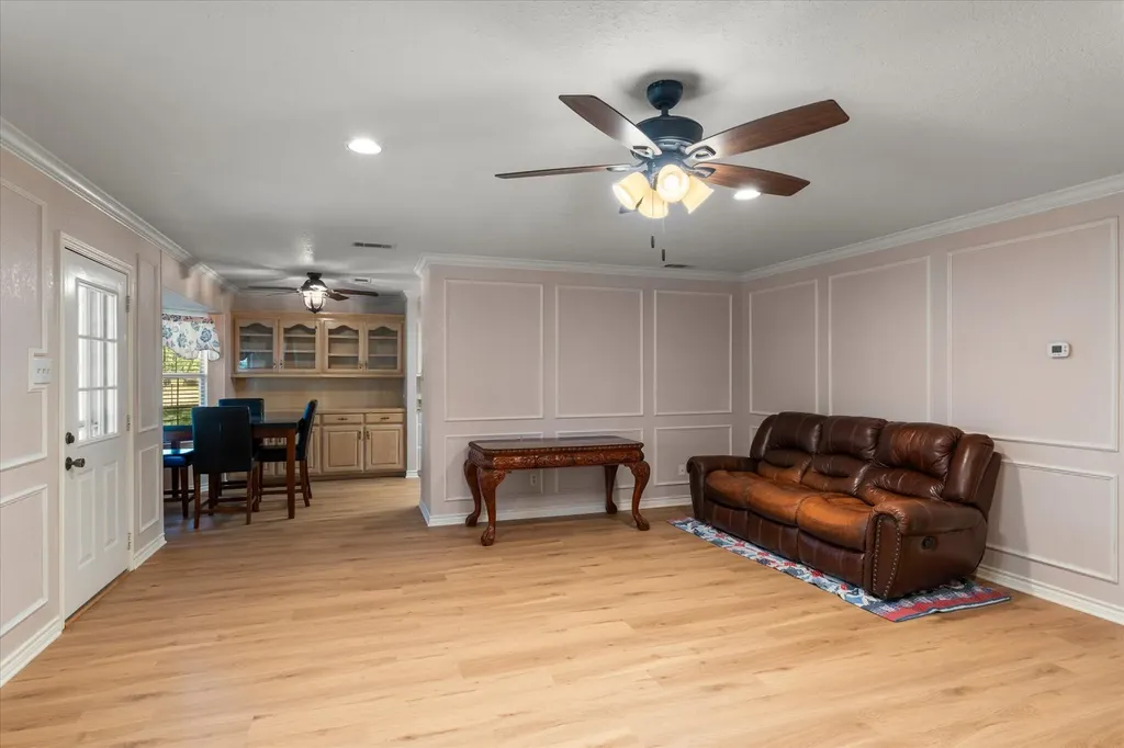 116 Meadowood Road Enchanted Oaks TX 75156