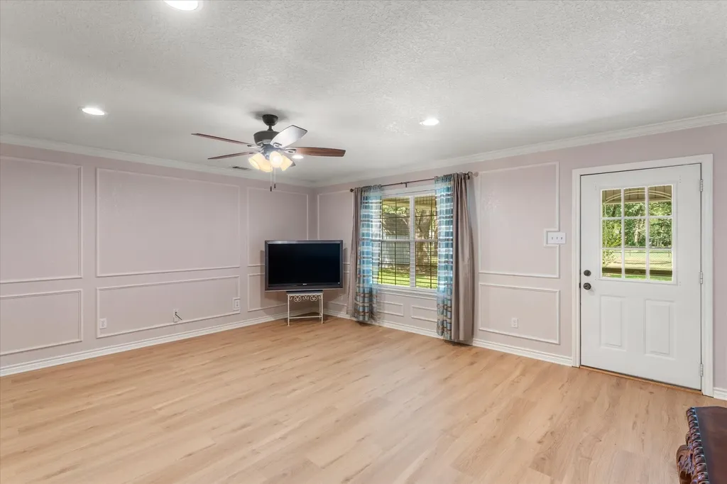 116 Meadowood Road Enchanted Oaks TX 75156