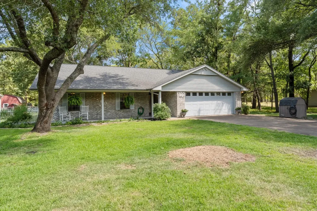 116 Meadowood Road Enchanted Oaks TX 75156