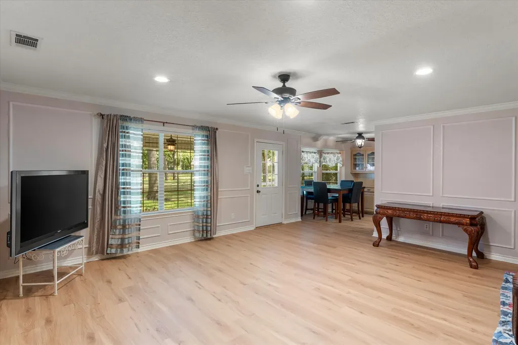 116 Meadowood Road Enchanted Oaks TX 75156