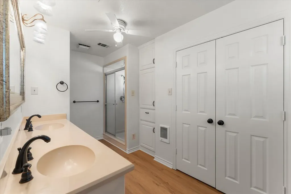 116 Meadowood Road Enchanted Oaks TX 75156