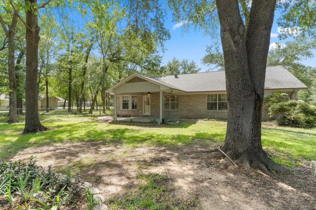116 Meadowood Road Enchanted Oaks TX 75156