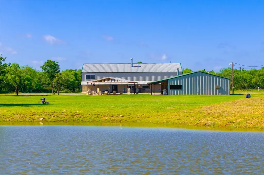 911 N Avenue C Olney TX 76374