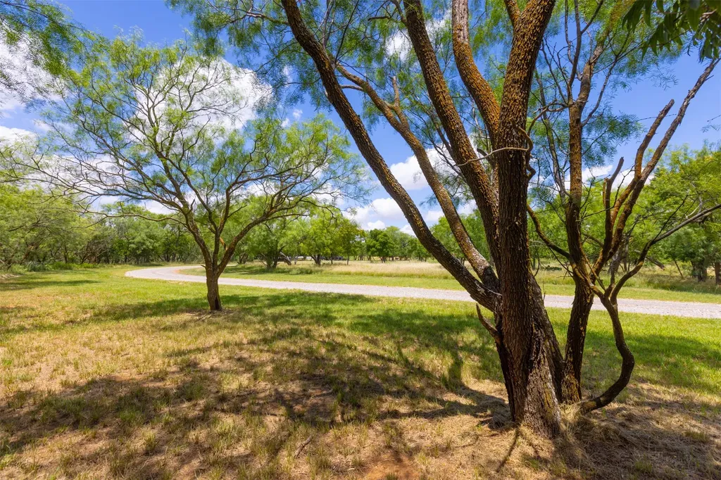 911 N Avenue C Olney TX 76374