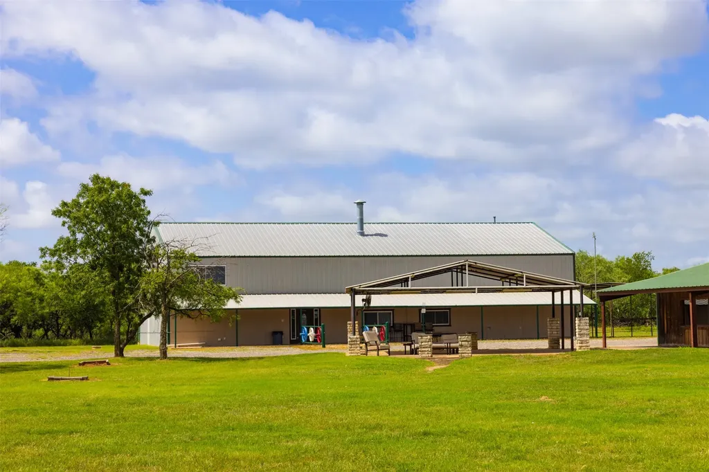 911 N Avenue C Olney TX 76374