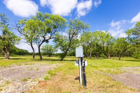 911 N Avenue C Olney TX 76374