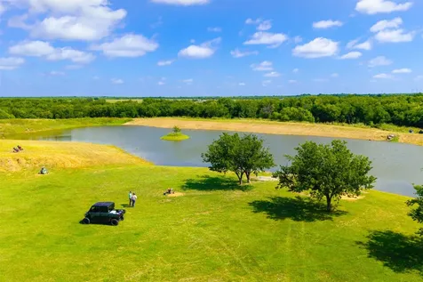 911 N Avenue C Olney TX 76374