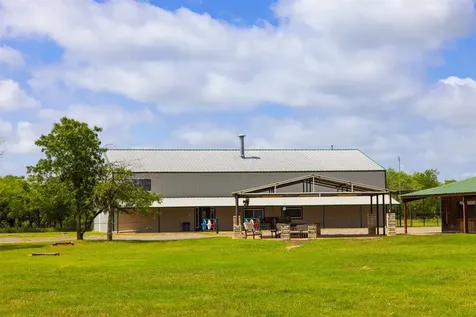 911 N Avenue C Olney TX 76374