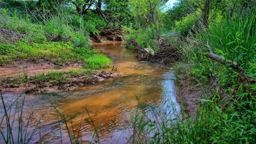 000 Longbranch Nocona TX 76255